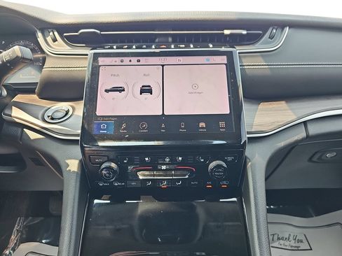 Used 2023 Jeep Grand Cherokee L Limited w/ Luxury Tech Group II AWD/4WD image 20