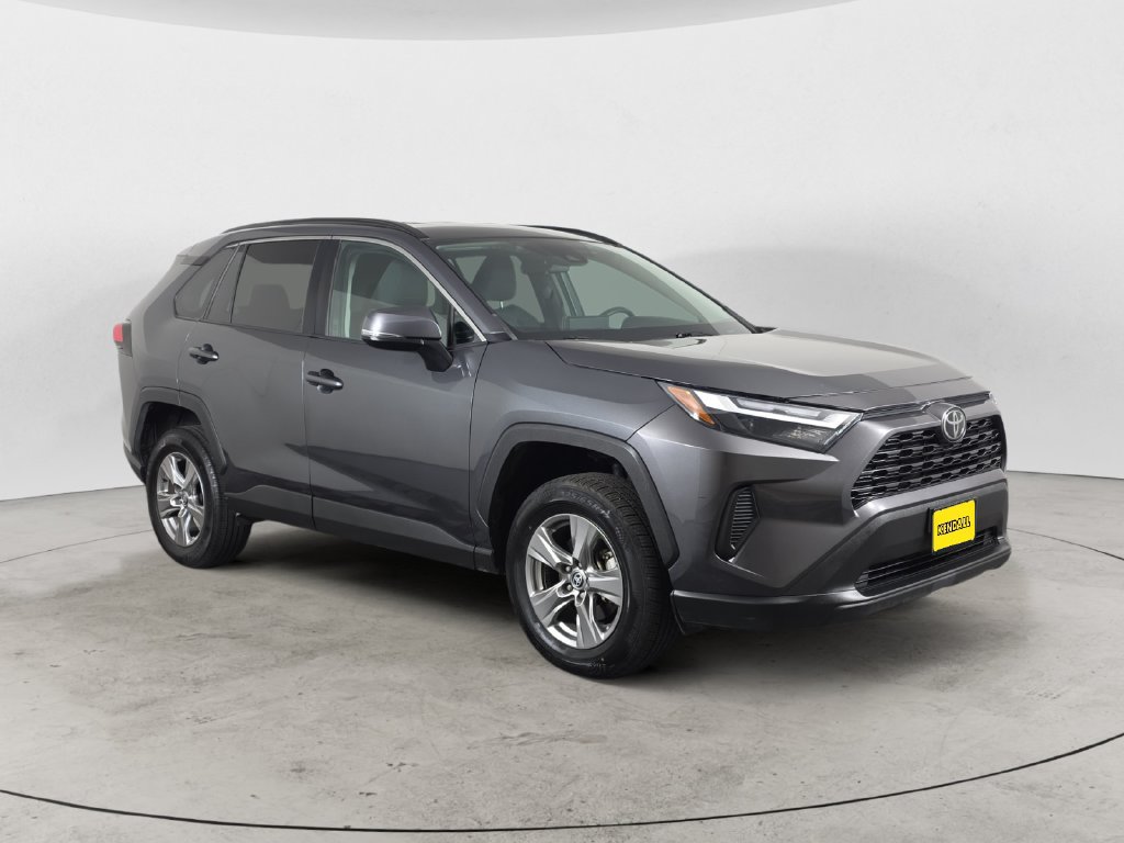 Used 2024 Toyota RAV4 XLE AWD/4WD image 3