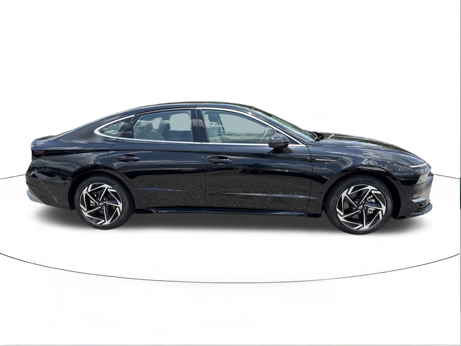New 2026 Hyundai Sonata SEL FWD image 2