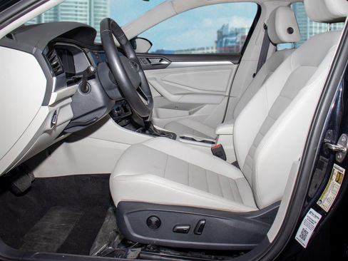 Used 2023 Volkswagen Jetta SE image 15