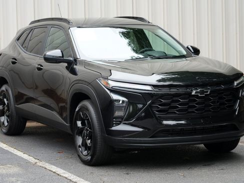 Used 2026 Chevrolet Trax LT w/ Midnight Edition FWD image 50