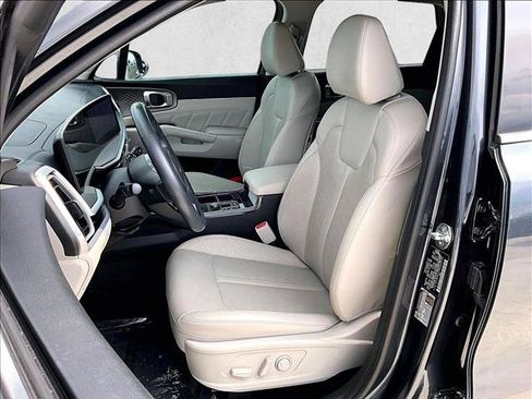 Used 2024 Kia Sorento SX FWD image 27