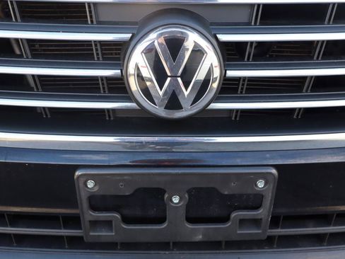 Used 2022 Volkswagen Passat 2.0T SE FWD image 32