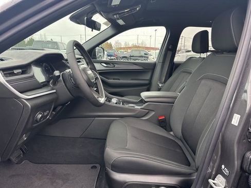 New 2025 Jeep Grand Cherokee Laredo X w/ Luxury Tech Group I image 15