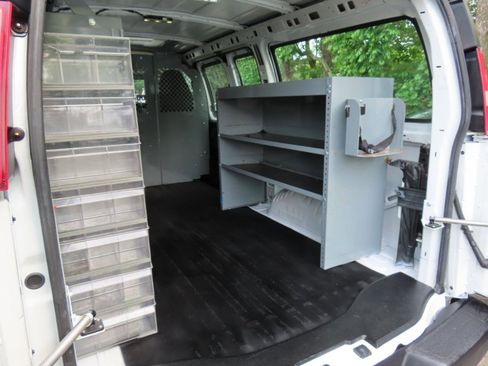Used 2015 GMC Savana 3500 RWD image 12