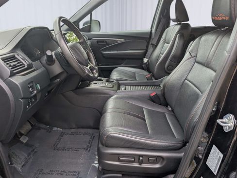Certified 2023 Honda Passport TrailSport image 16
