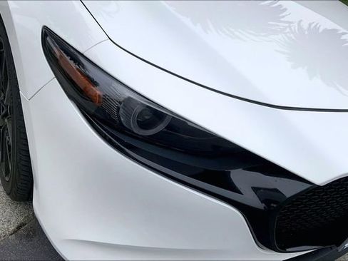 Used 2019 MAZDA MAZDA3 Hatchback w/ Premium Package image 28