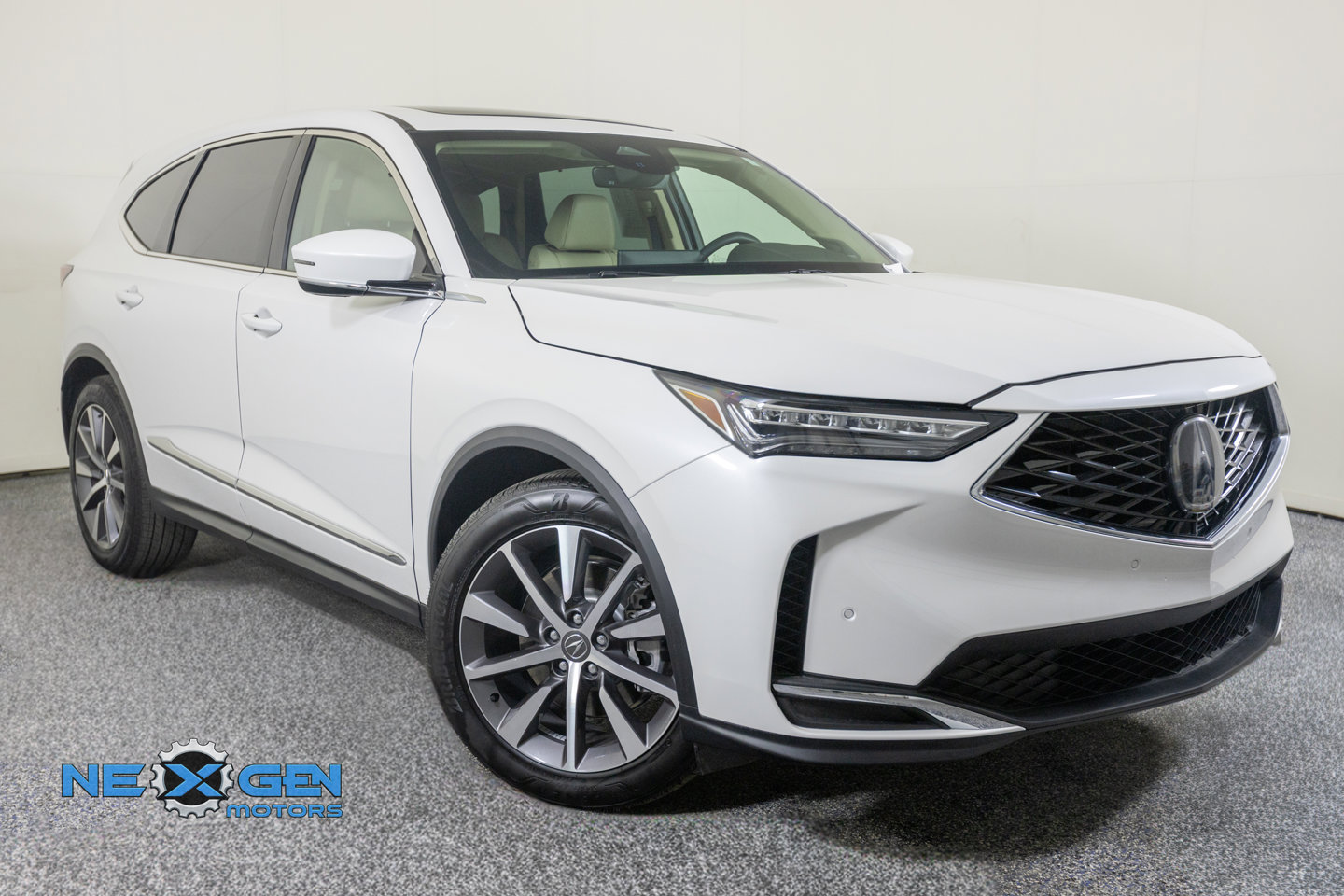 Used 2025 Acura MDX w/ Technology Package AWD/4WD image 1