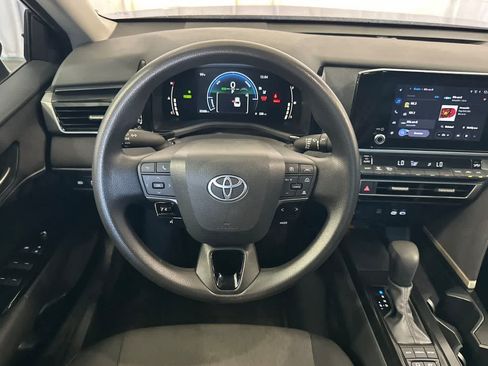 Used 2025 Toyota Camry LE FWD image 16