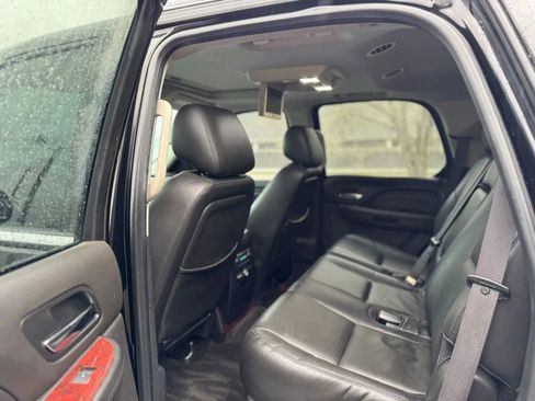 Used 2014 Cadillac Escalade Premium AWD/4WD image 14