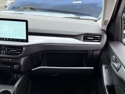 Certified 2025 Ford Escape Platinum image 29