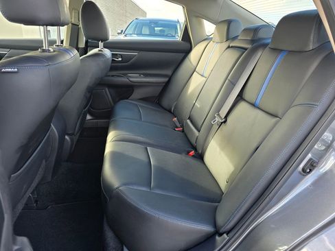 Used 2018 Nissan Altima 2.5 SR w/ SR Midnight Edition image 17