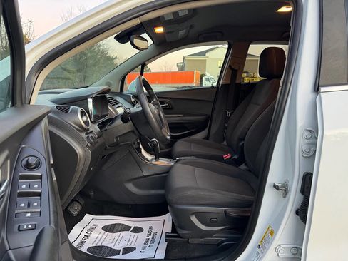 Used 2016 Chevrolet Trax LT image 24