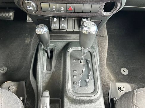 Used 2018 Jeep Wrangler Unlimited Sport w/ Connectivity Group AWD/4WD image 22