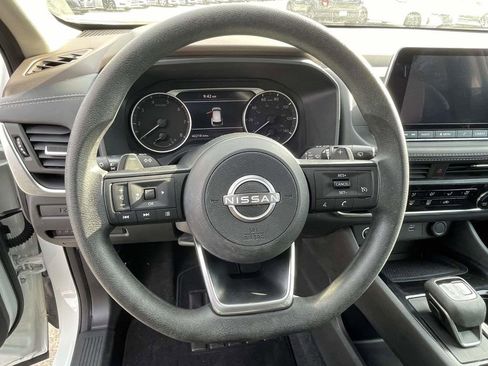 Used 2023 Nissan Rogue S image 17