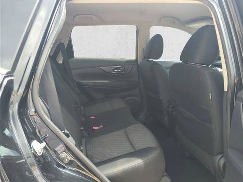 Used 2018 Nissan Rogue SV FWD image 19