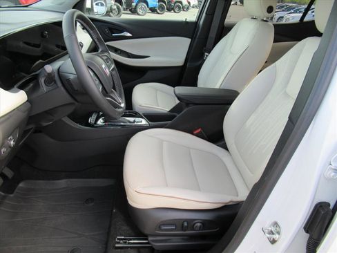 Used 2024 Buick Encore GX Avenir w/ Avenir Technology Package image 16