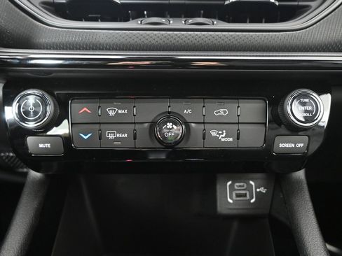 New 2026 Jeep Compass Latitude image 29