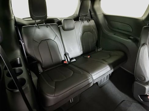 New 2026 Chrysler Voyager LX FWD image 25