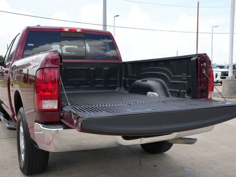 Used 2019 RAM 1500 Classic SLT RWD image 18