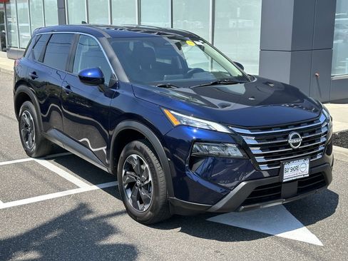 Certified 2025 Nissan Rogue SV AWD/4WD image 3