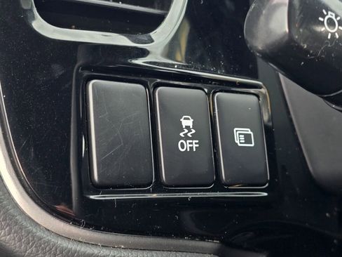 Used 2018 Mitsubishi Outlander ES FWD image 25