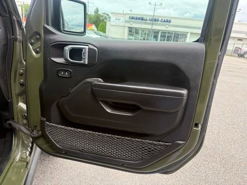 Used 2023 Jeep Wrangler Unlimited w/ Cold Weather Group AWD/4WD image 40