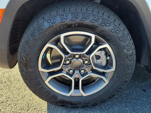 Used 2024 Jeep Grand Cherokee Trailhawk w/ Advanced Protech Group II image 10