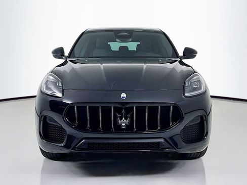 New 2025 Maserati Grecale GT image 3