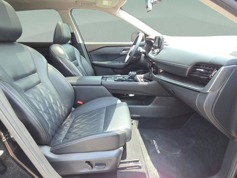 Used 2021 Nissan Rogue Platinum FWD image 17