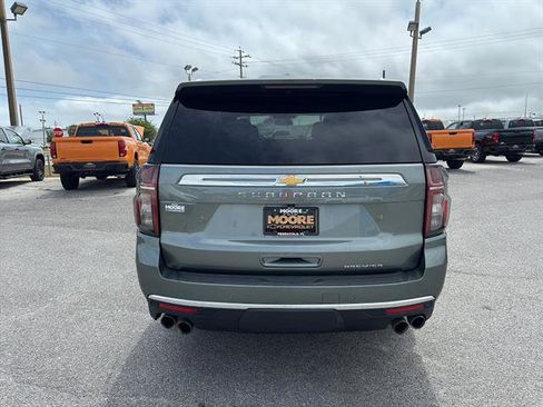 Used 2023 Chevrolet Suburban Premier image 6