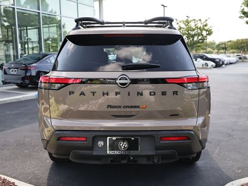 Used 2025 Nissan Pathfinder Rock Creek AWD/4WD image 11