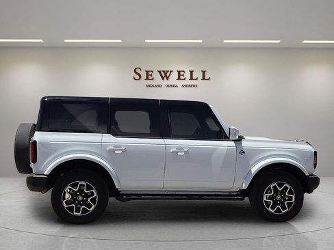 Used 2024 Ford Bronco Outer Banks AWD/4WD image 5