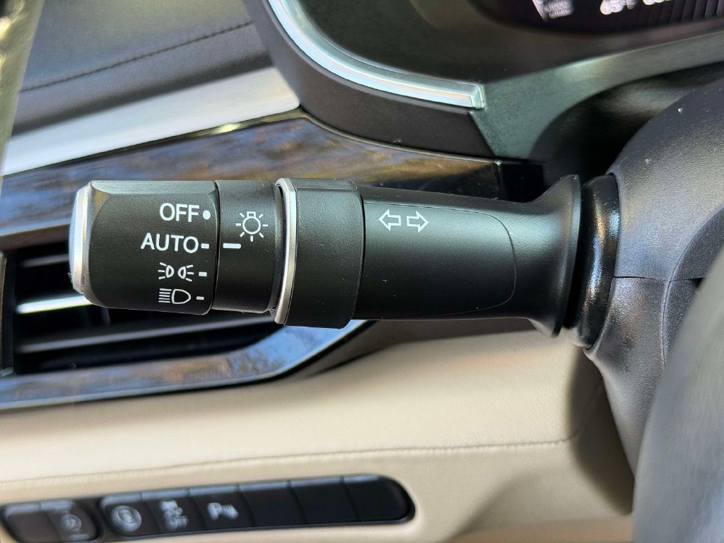 Used 2025 Acura MDX w/ Technology Package AWD/4WD image 32