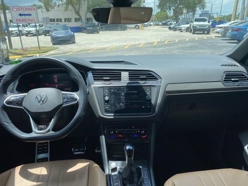 Used 2022 Volkswagen Tiguan SE R-Line FWD image 9