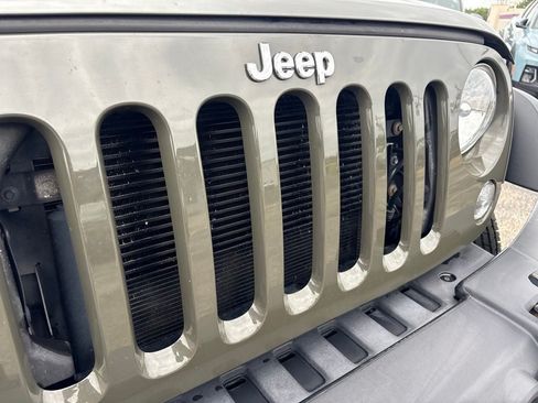 Used 2015 Jeep Wrangler Unlimited Sport w/ Quick Order Package 24S AWD/4WD image 5