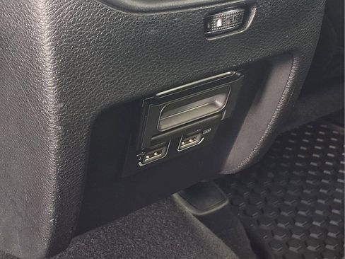 Used 2020 Jeep Cherokee Latitude Plus w/ Cold Weather Group AWD/4WD image 21