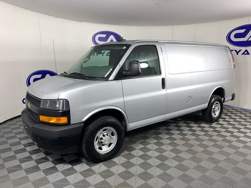 Used 2024 Chevrolet Express 2500 w/ Driver Convenience Package RWD image 6