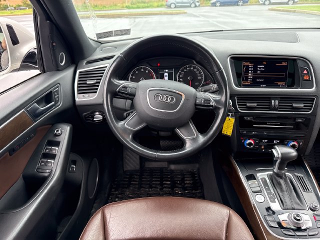 Used 2016 Audi Q5 2.0T Premium Plus w/ Technology Package AWD/4WD image 21