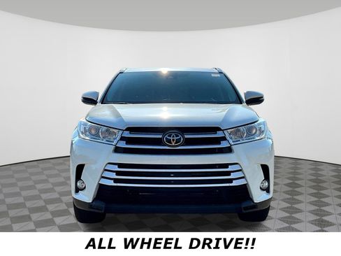 Used 2019 Toyota Highlander XLE AWD/4WD image 2