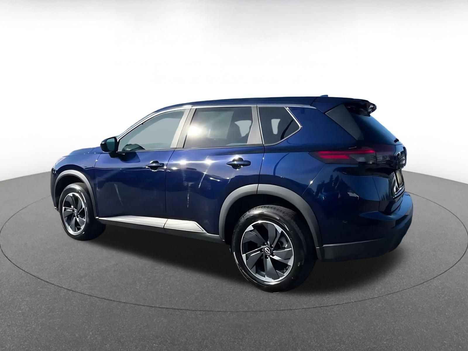 Used 2025 Nissan Rogue SV AWD/4WD image 9