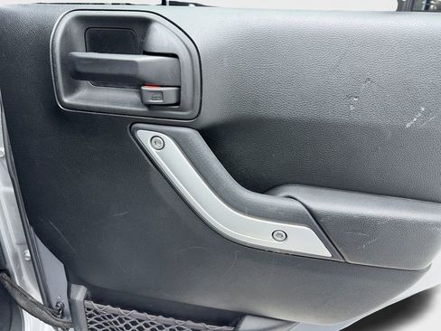 Used 2018 Jeep Wrangler Unlimited Sahara image 41