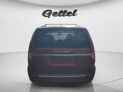 Used 2014 Chrysler Town & Country Touring-L FWD image 6