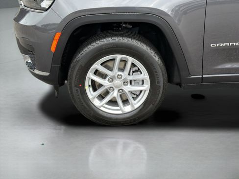 New 2026 Jeep Grand Cherokee L 2WD image 9