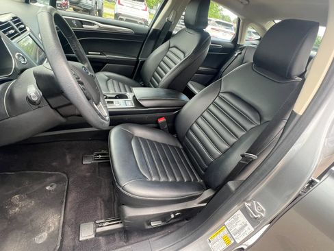 Used 2020 Ford Fusion SEL FWD image 29