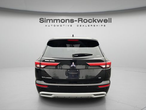 Used 2024 Mitsubishi Outlander SE AWD/4WD image 4
