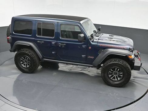 Used 2025 Jeep Wrangler Unlimited Rubicon w/ XTREMEE 35" Tire Package AWD/4WD image 34
