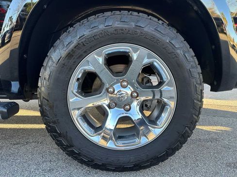 Used 2015 RAM 1500 Laramie w/ Convenience Group image 9