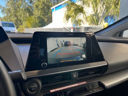 Used 2025 Toyota Prius LE image 17