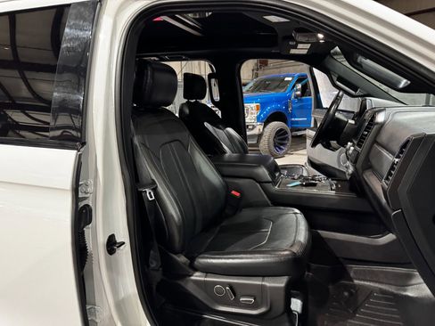 Used 2018 Ford Expedition Limited image 27